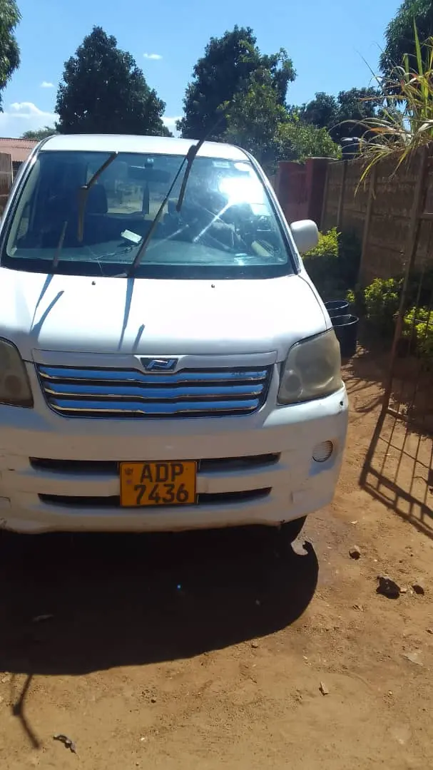 2010 Toyota Noah