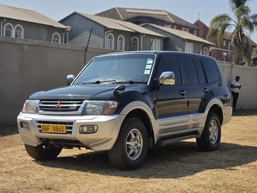 2000 Mitsubishi Pajero