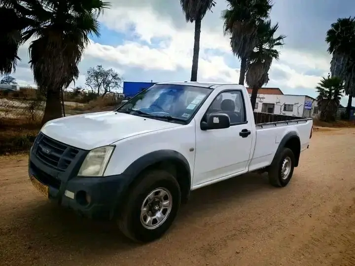 2010 Isuzu Kb 25o Fleetside