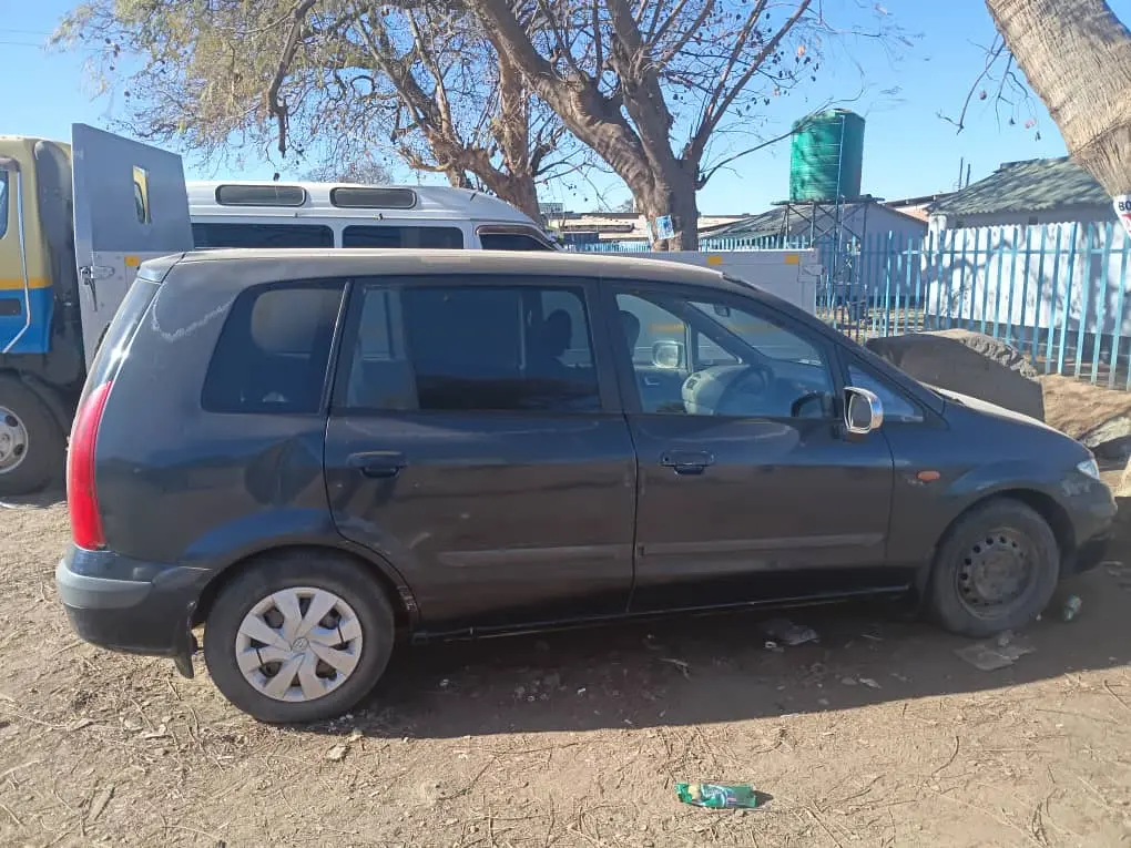 2004 Mazd Premacy